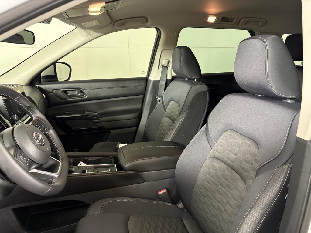 new 2025 Nissan Pathfinder car, priced at $34,014