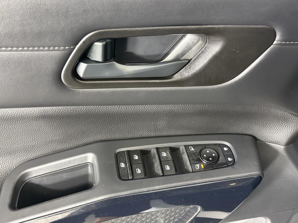 new 2025 Nissan Pathfinder car, priced at $34,014