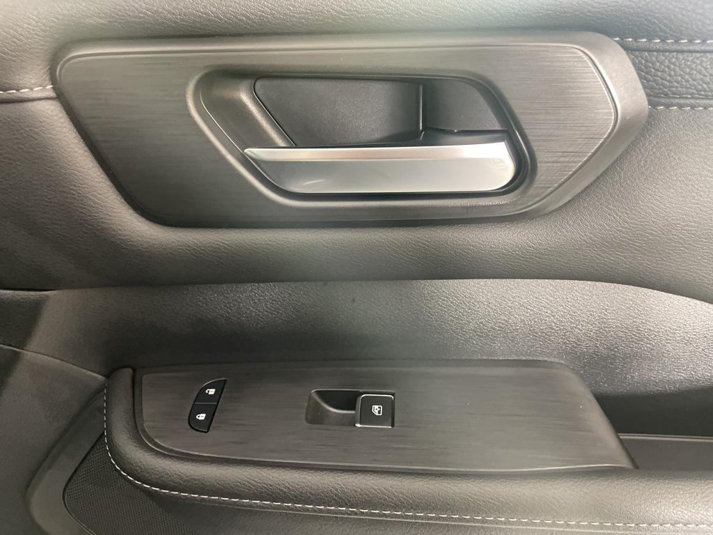 new 2025 Nissan Armada car, priced at $51,196