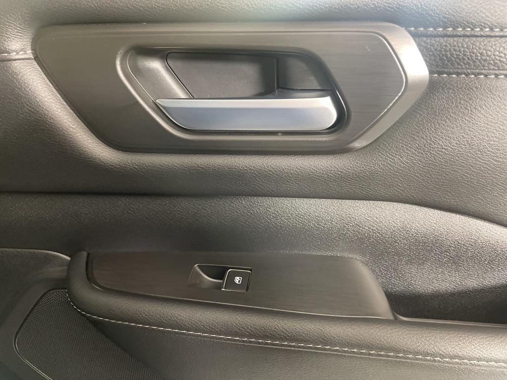 new 2025 Nissan Armada car, priced at $51,196