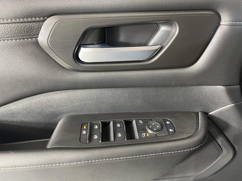 new 2025 Nissan Armada car, priced at $51,196