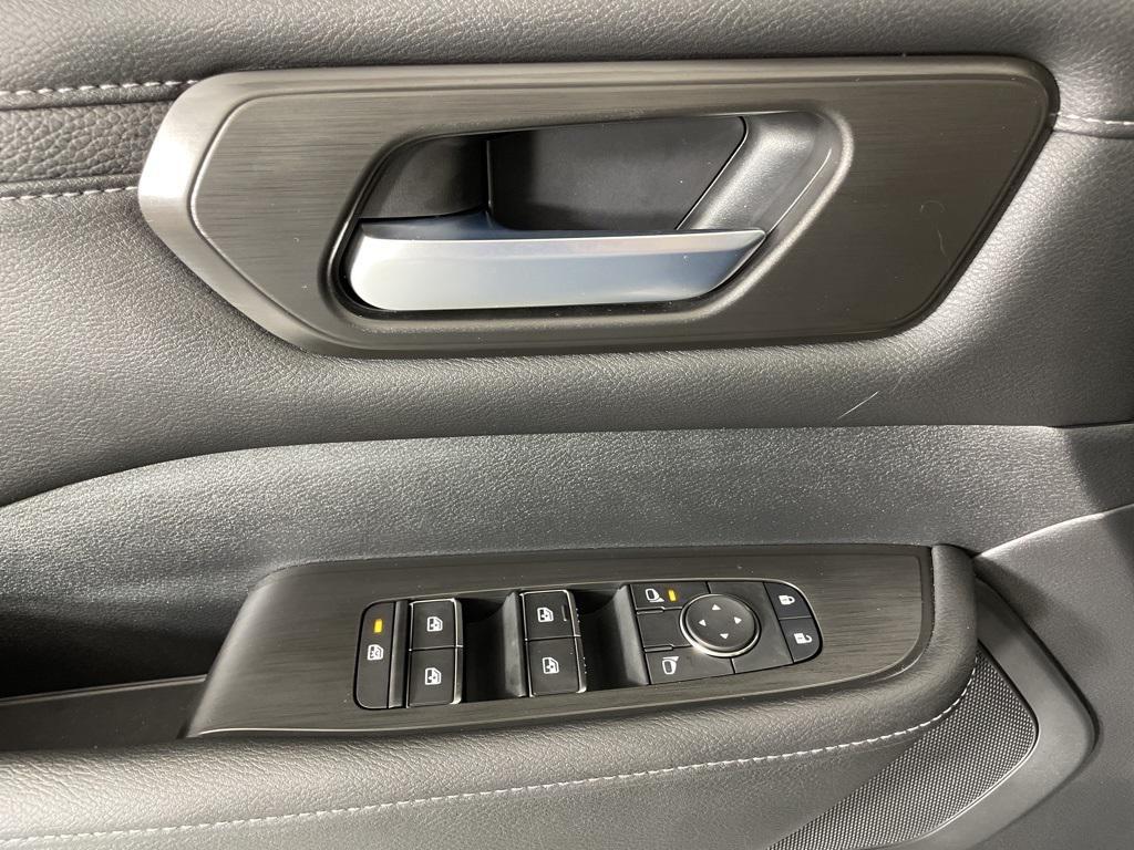 new 2025 Nissan Armada car, priced at $56,386