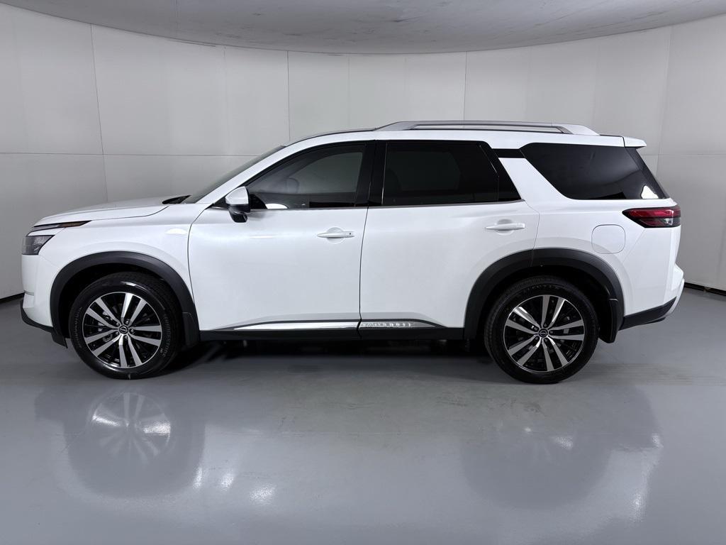 new 2025 Nissan Pathfinder car, priced at $42,485