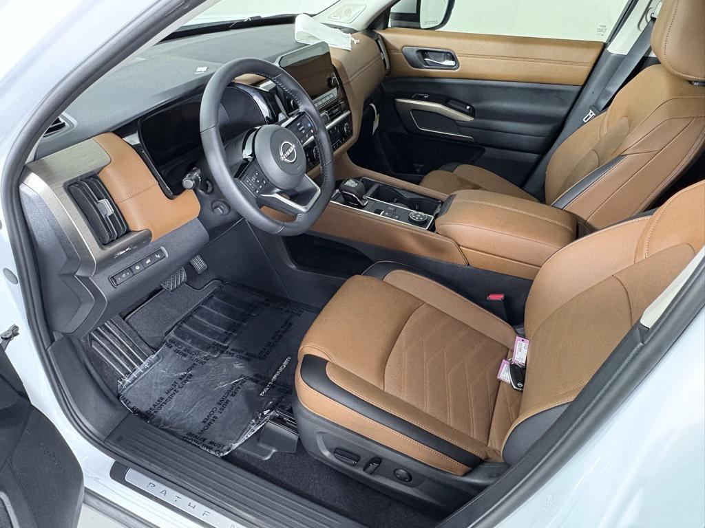 new 2025 Nissan Pathfinder car, priced at $42,485
