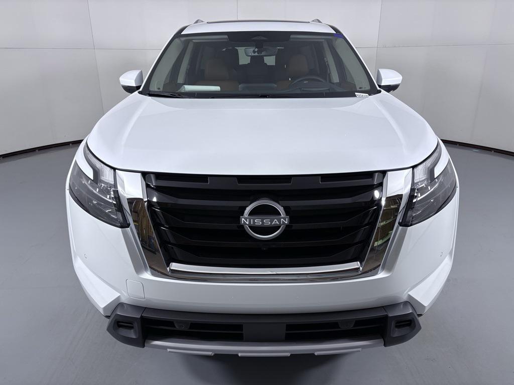 new 2025 Nissan Pathfinder car, priced at $42,485