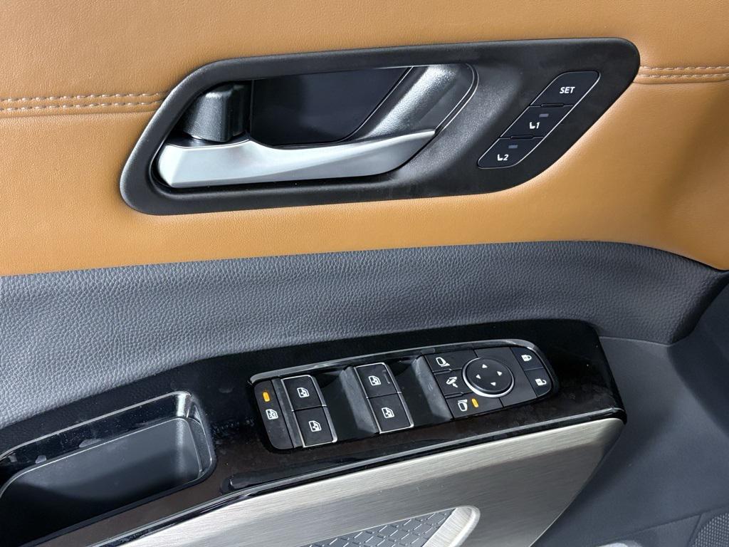 new 2025 Nissan Pathfinder car, priced at $42,485