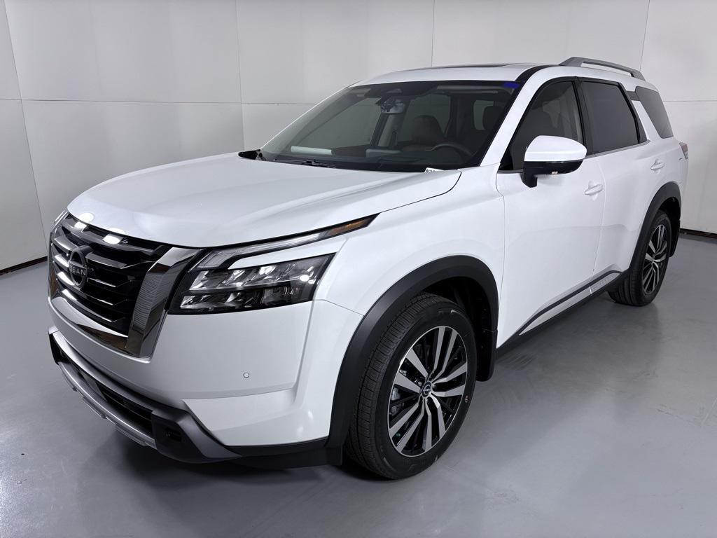 new 2025 Nissan Pathfinder car, priced at $42,485