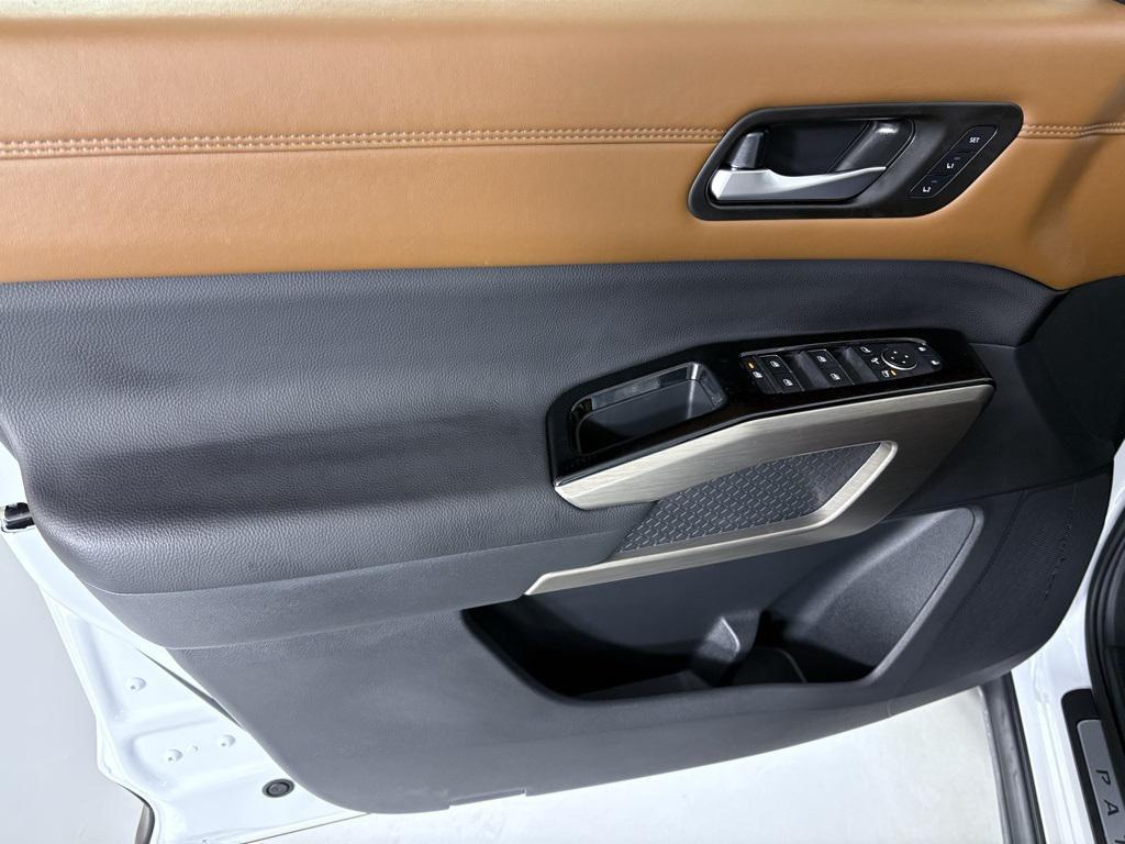 new 2025 Nissan Pathfinder car, priced at $42,485