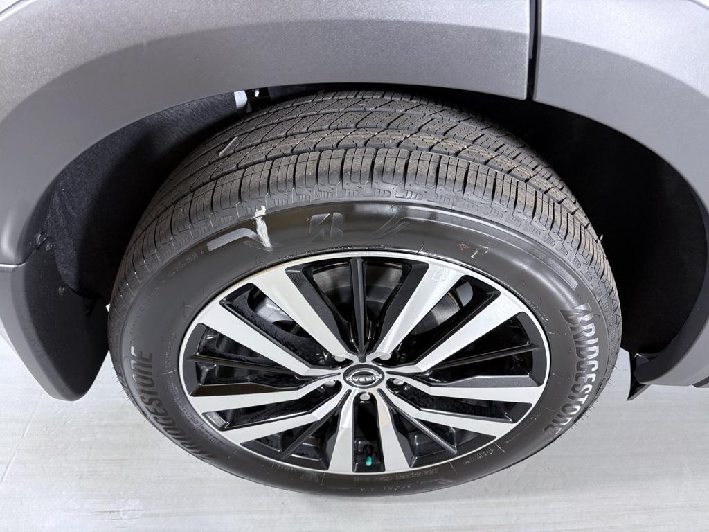 new 2025 Nissan Pathfinder car, priced at $42,485