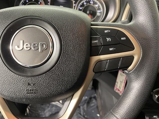 used 2018 Jeep Cherokee car, priced at $13,499