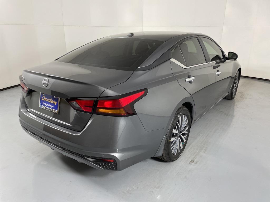 new 2025 Nissan Altima car, priced at $25,678