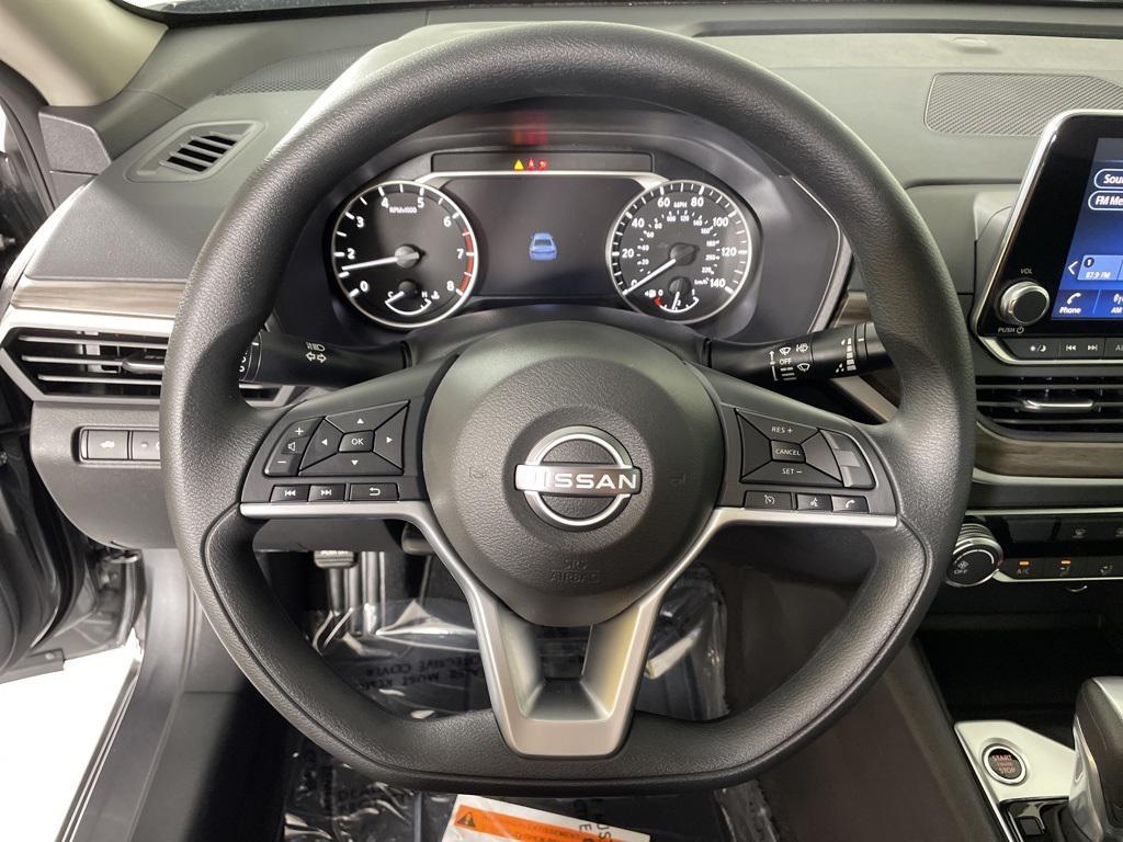 new 2025 Nissan Altima car, priced at $25,678