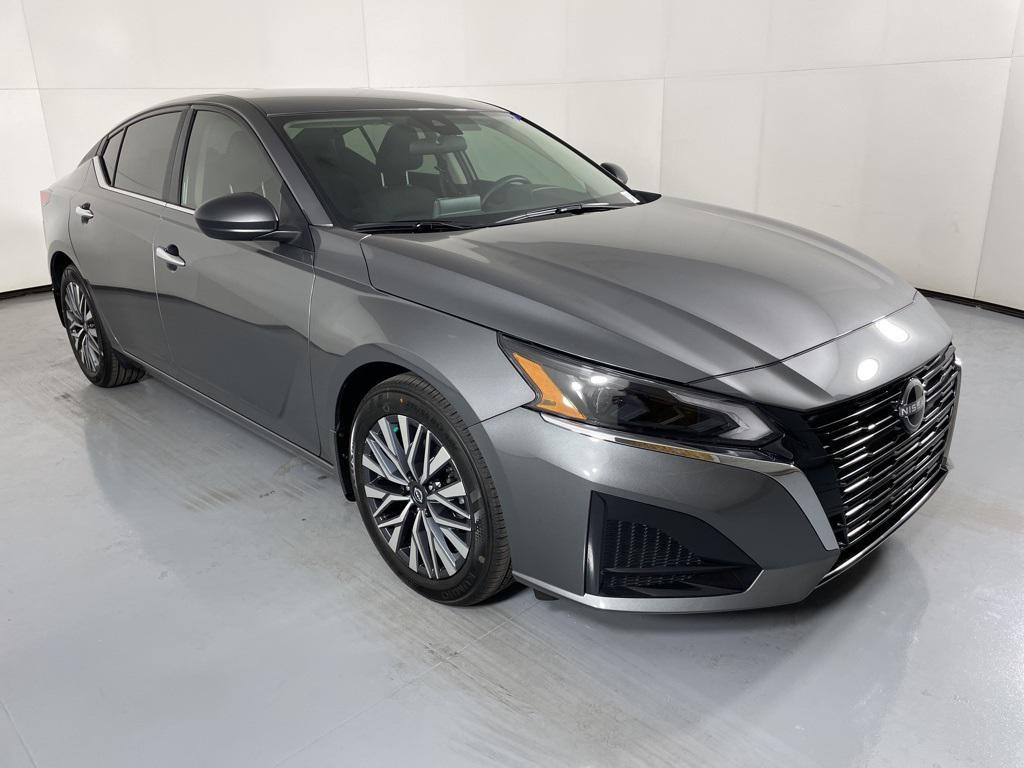 new 2025 Nissan Altima car, priced at $25,678