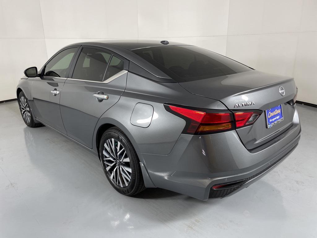 new 2025 Nissan Altima car, priced at $25,678
