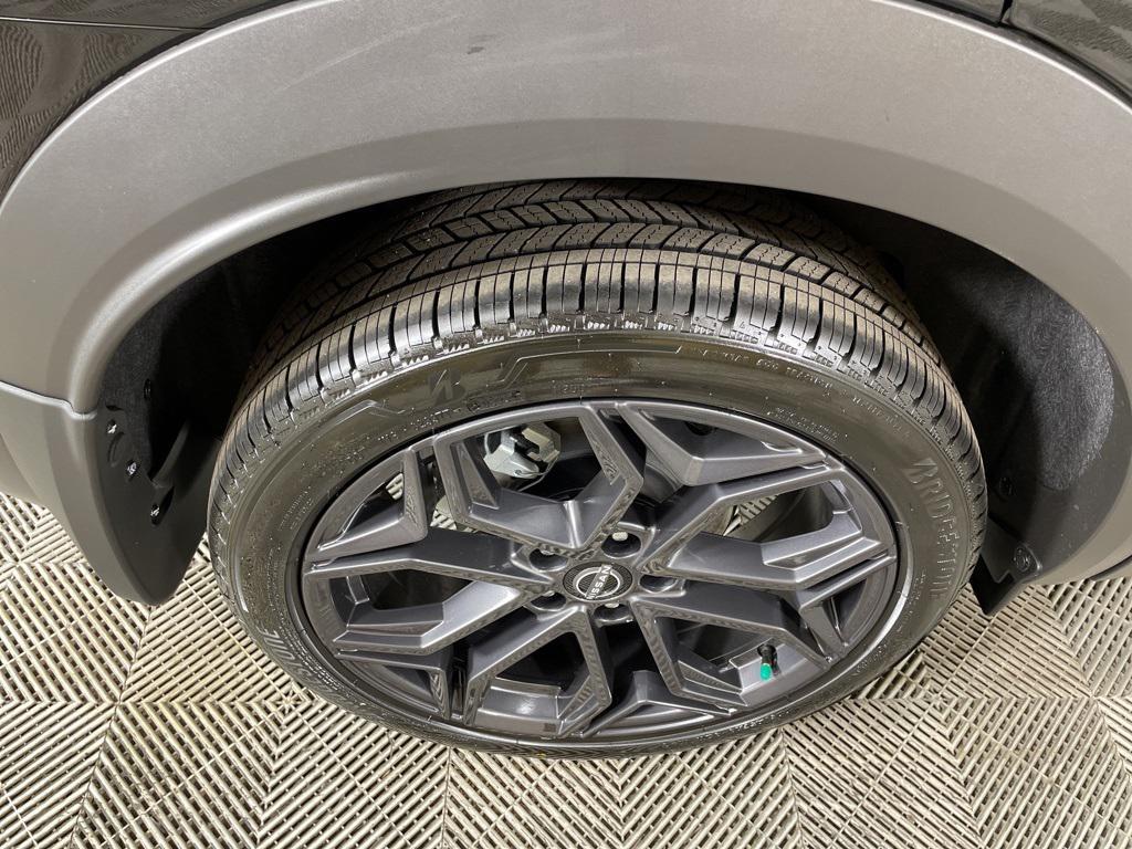 new 2025 Nissan Kicks car, priced at $23,987