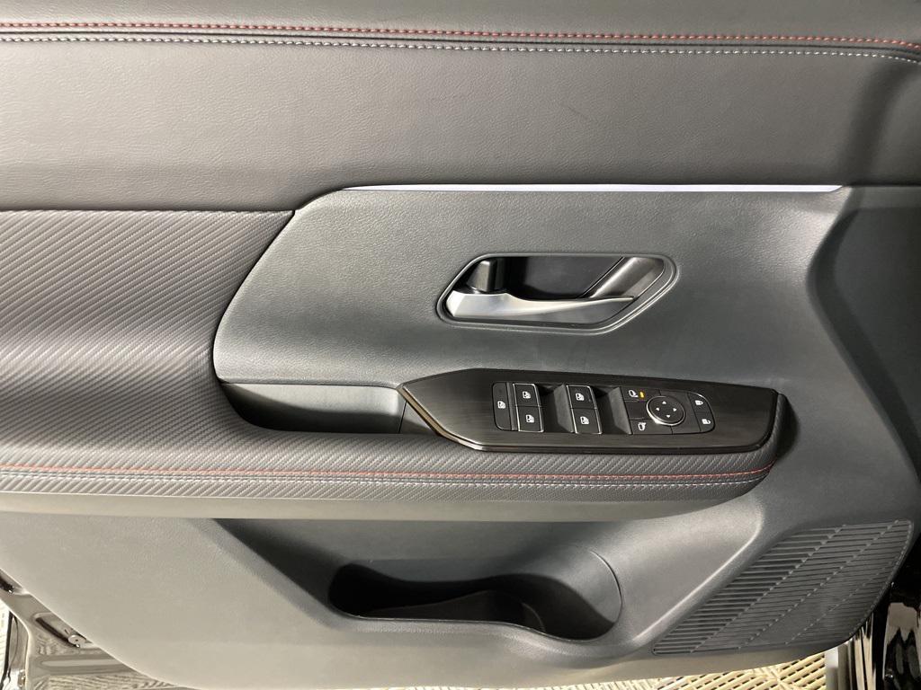 new 2025 Nissan Kicks car, priced at $23,987