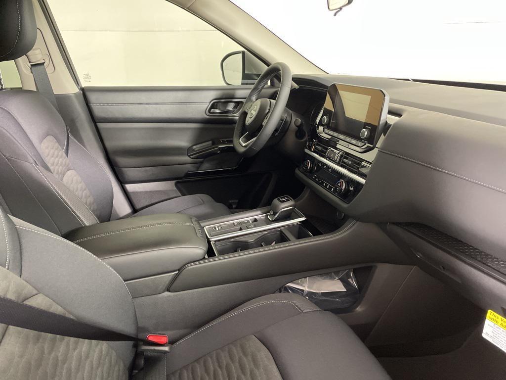 new 2025 Nissan Pathfinder car, priced at $33,478