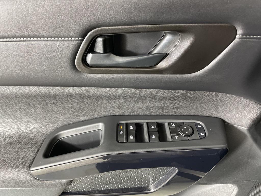 new 2025 Nissan Pathfinder car, priced at $33,478