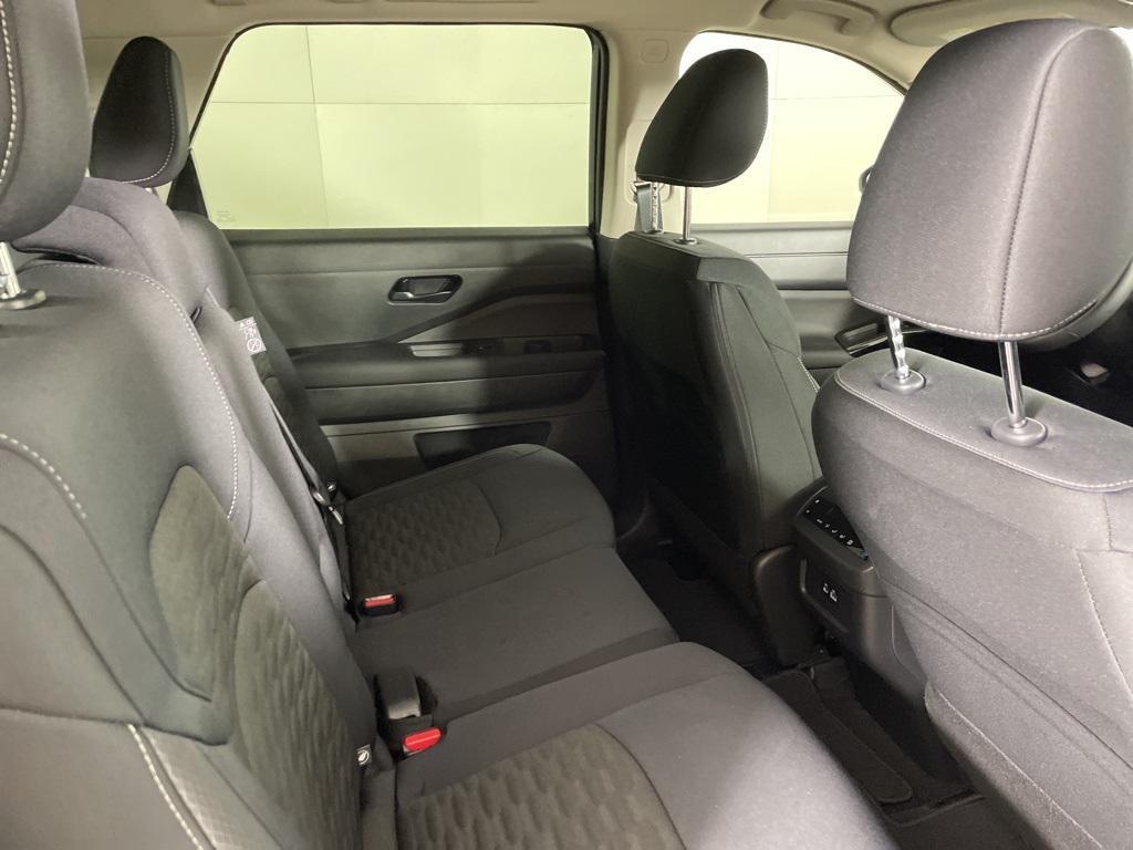 new 2025 Nissan Pathfinder car, priced at $33,478