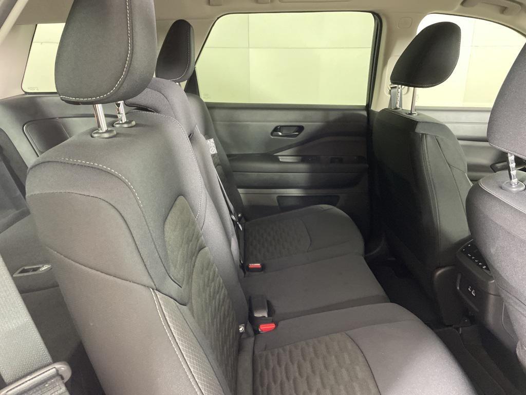 new 2025 Nissan Pathfinder car, priced at $33,478