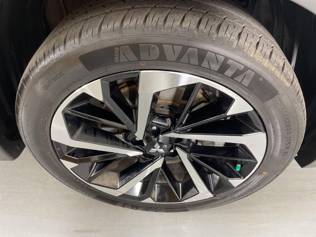 used 2024 Mitsubishi Outlander car, priced at $20,500