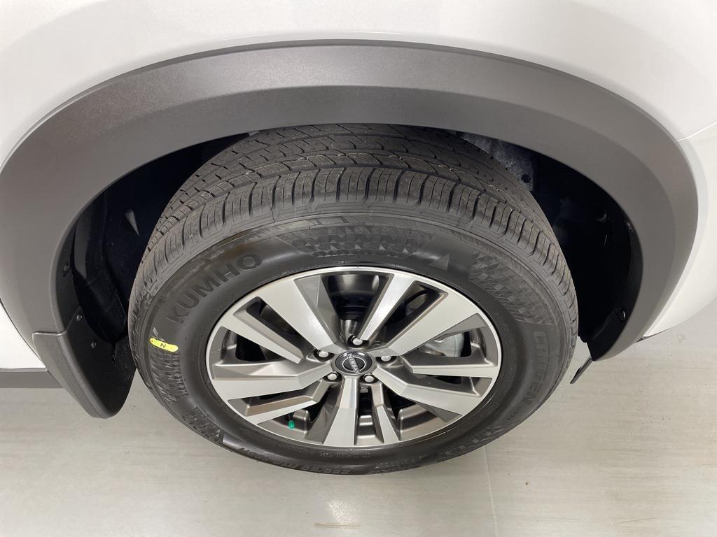 new 2025 Nissan Pathfinder car, priced at $34,587