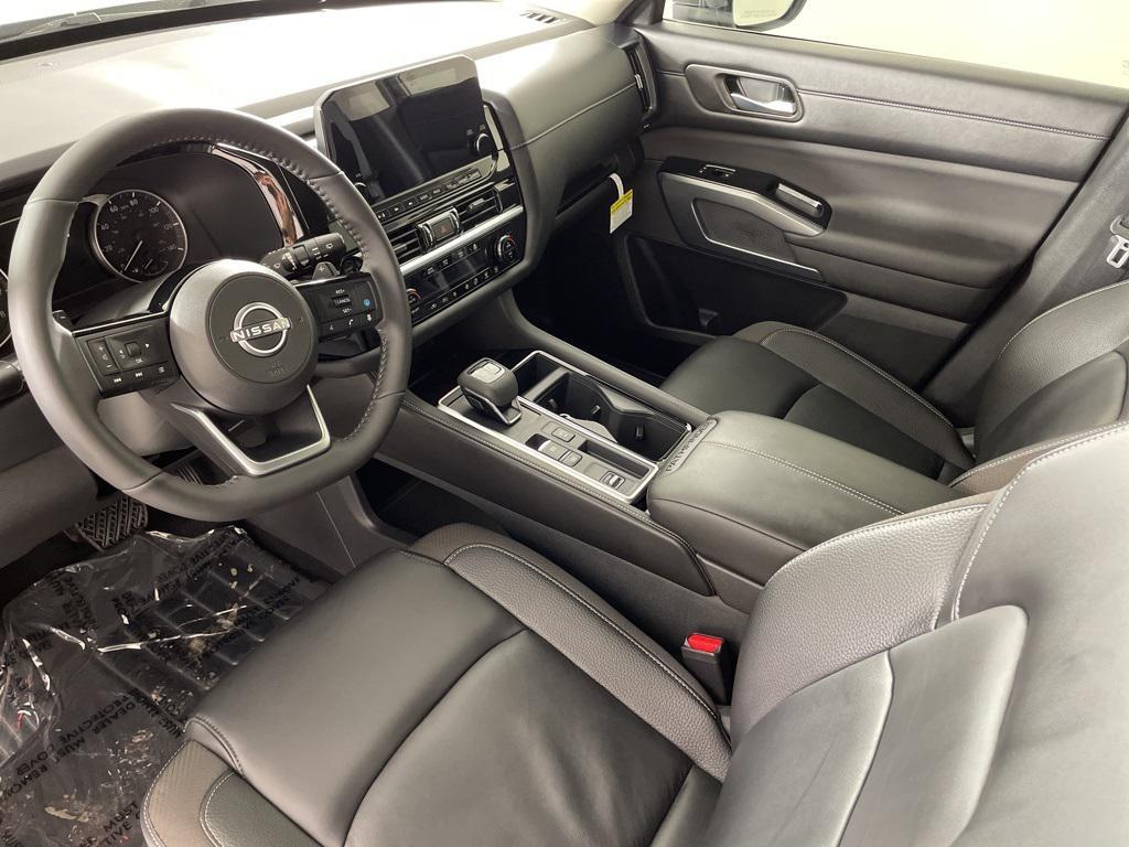 new 2025 Nissan Pathfinder car, priced at $34,587