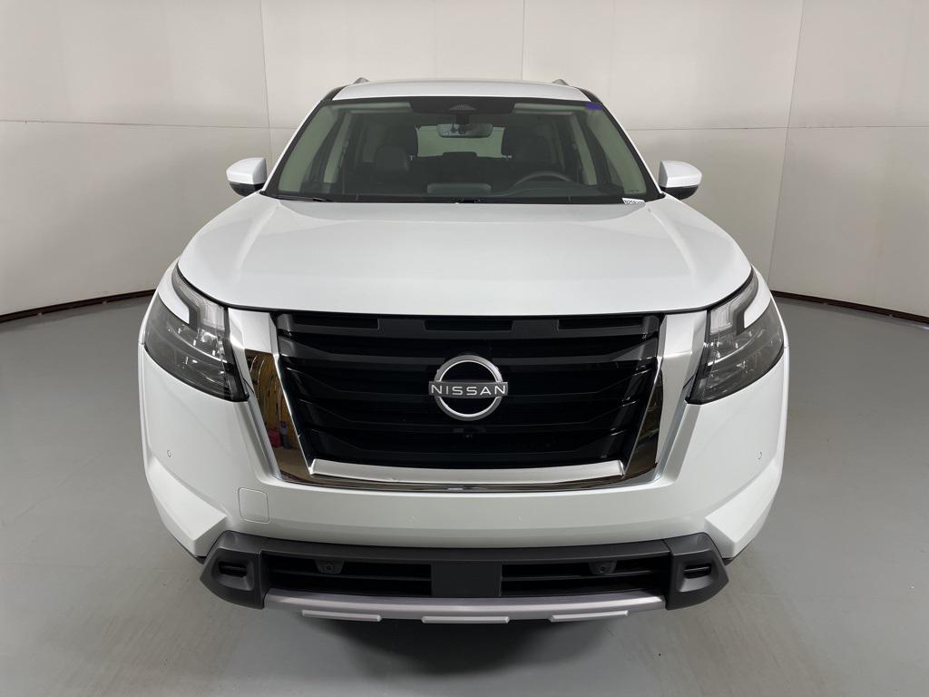 new 2025 Nissan Pathfinder car, priced at $34,587