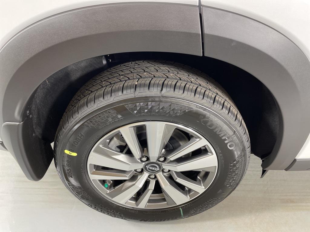 new 2025 Nissan Pathfinder car, priced at $34,587