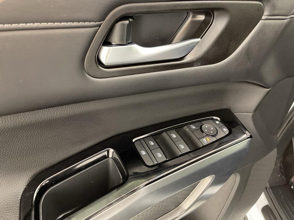 new 2025 Nissan Pathfinder car, priced at $34,587