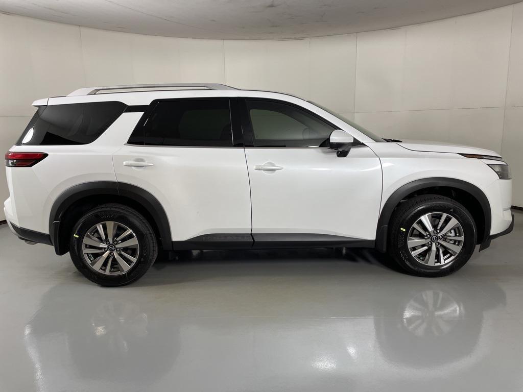 new 2025 Nissan Pathfinder car, priced at $34,587