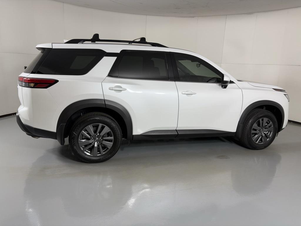 new 2025 Nissan Pathfinder car, priced at $33,884