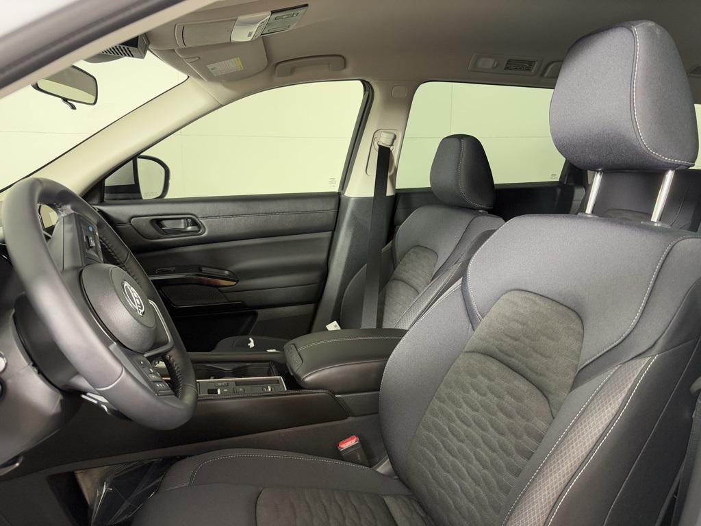 new 2025 Nissan Pathfinder car, priced at $33,884