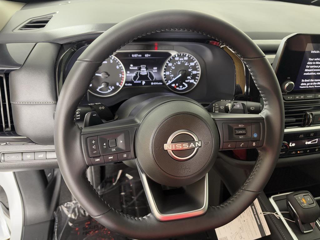 new 2025 Nissan Pathfinder car, priced at $33,884