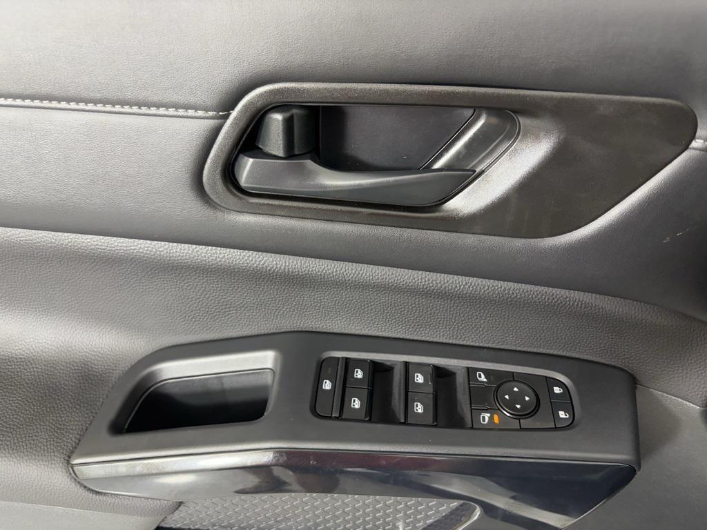 new 2025 Nissan Pathfinder car, priced at $33,884