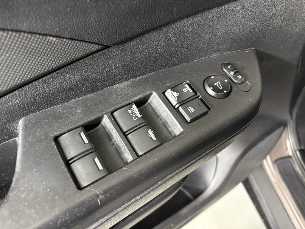 used 2013 Honda CR-V car, priced at $8,000