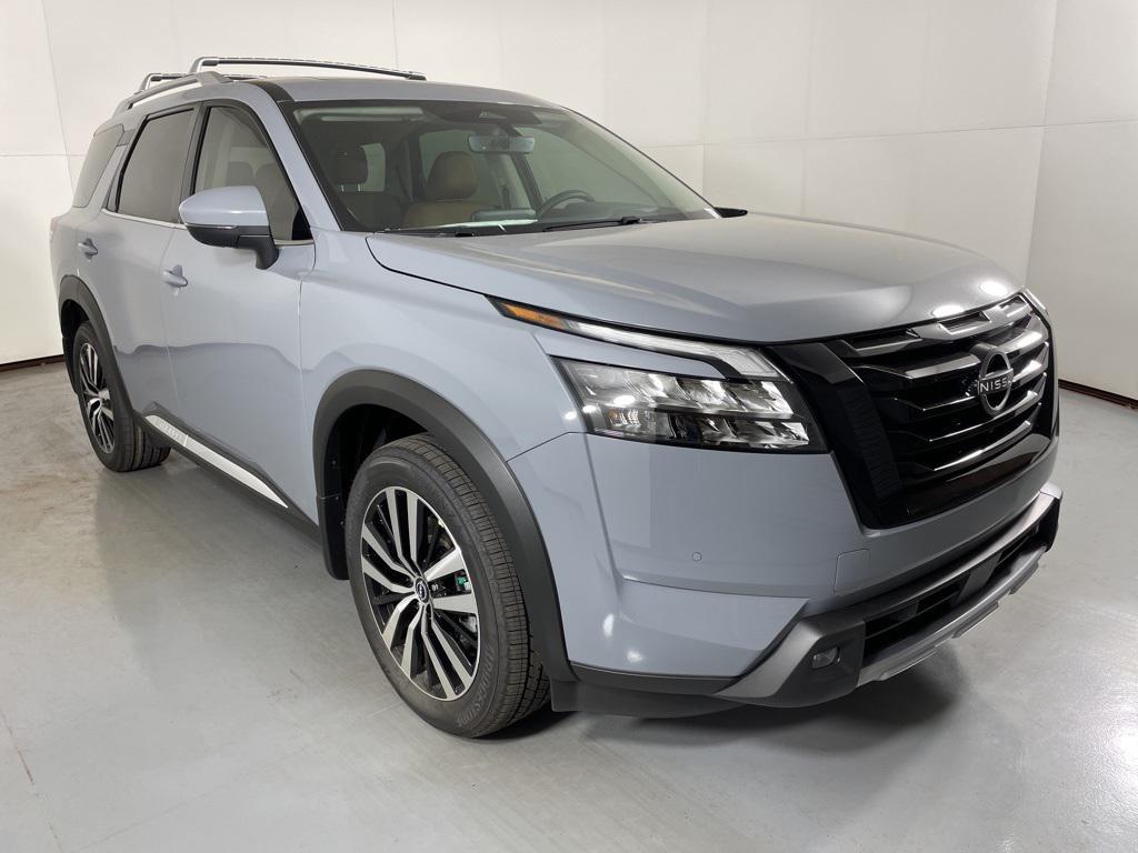 new 2025 Nissan Pathfinder car, priced at $42,978