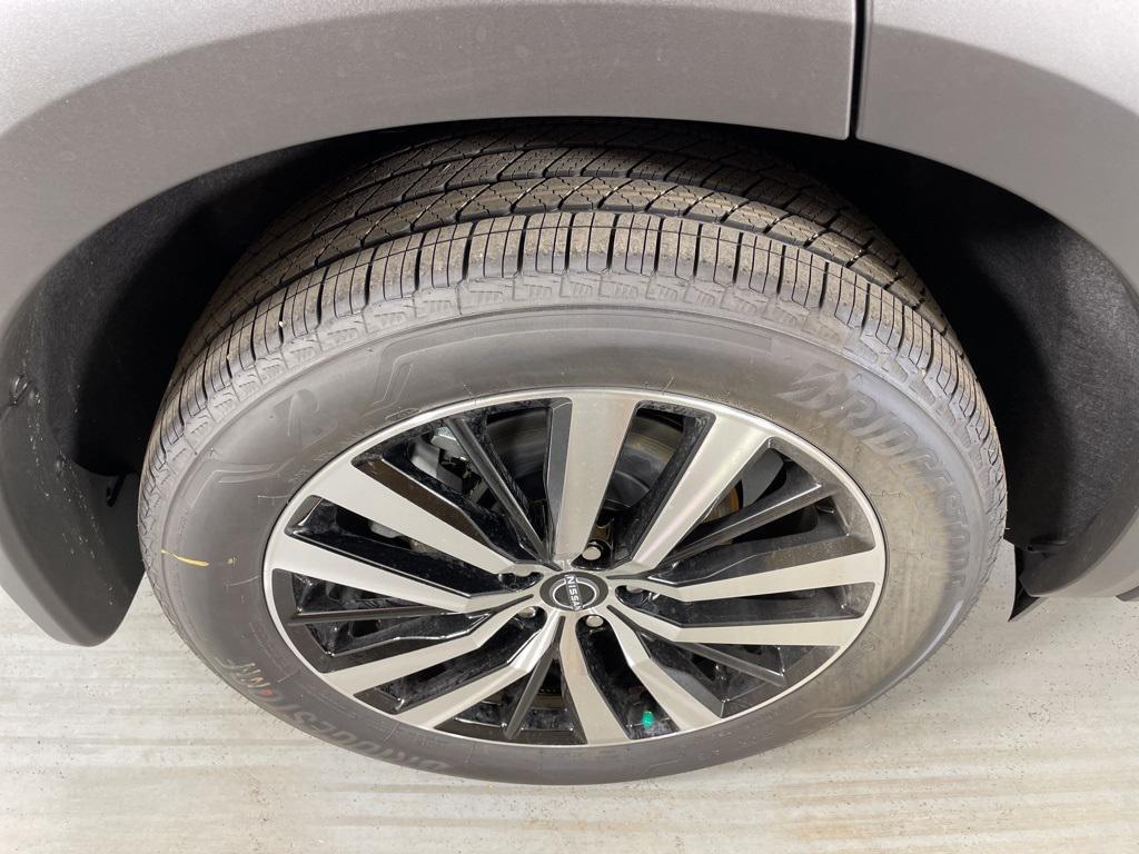 new 2025 Nissan Pathfinder car, priced at $42,978