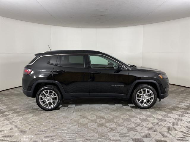 used 2022 Jeep Compass car, priced at $21,000