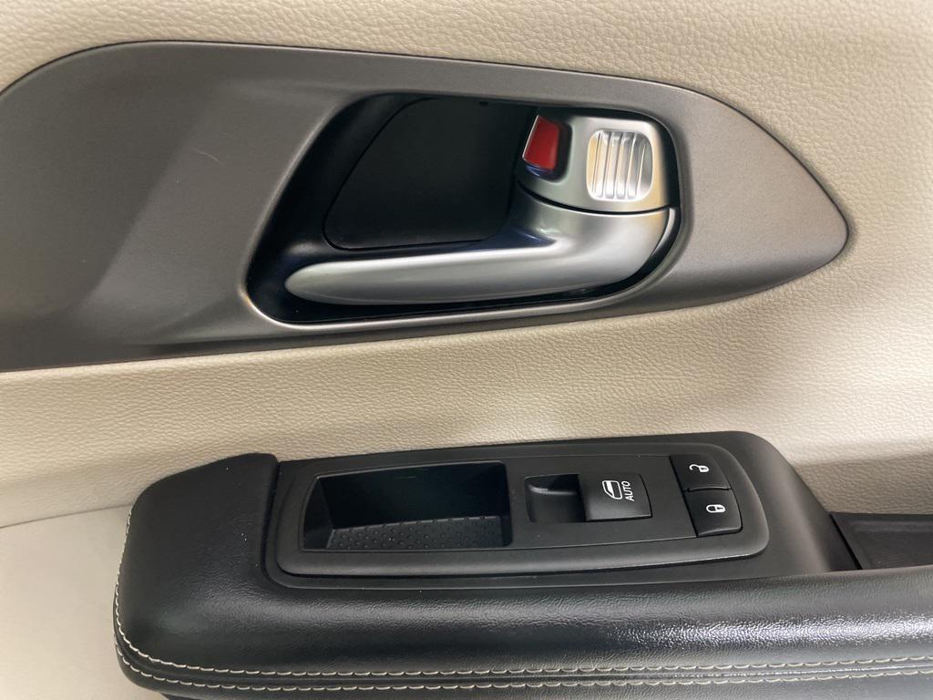used 2021 Chrysler Pacifica Hybrid car, priced at $22,500