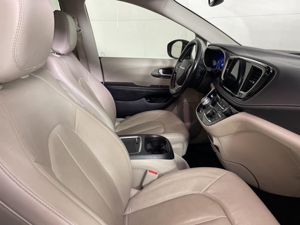 used 2021 Chrysler Pacifica Hybrid car, priced at $22,500