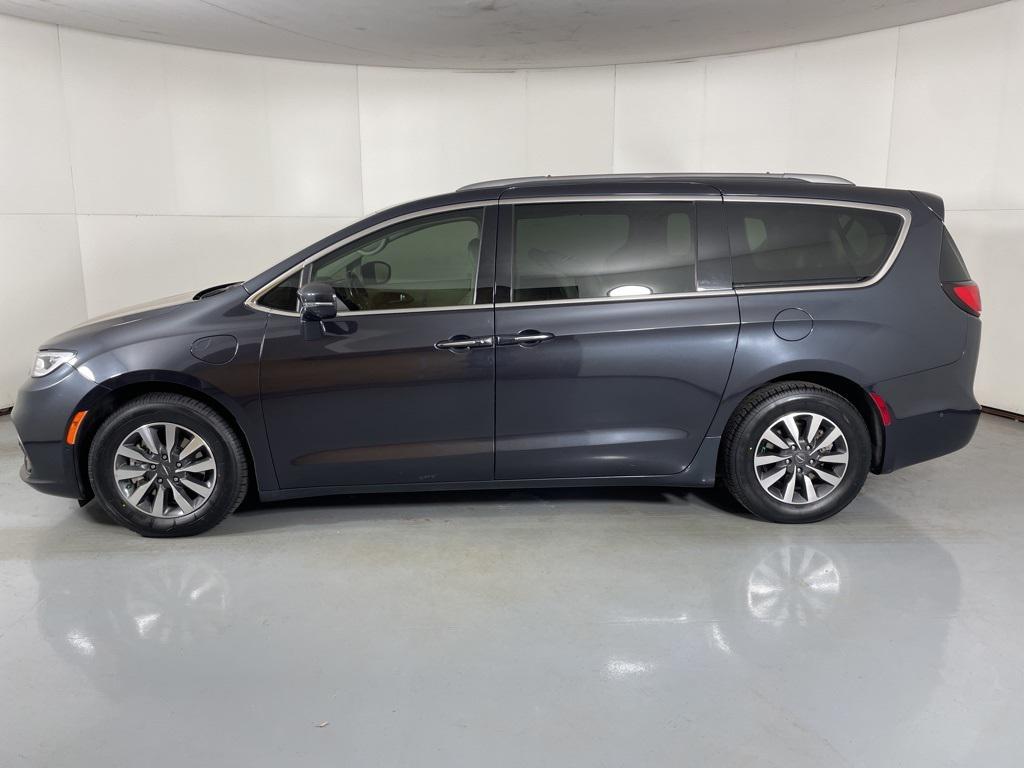 used 2021 Chrysler Pacifica Hybrid car, priced at $22,500