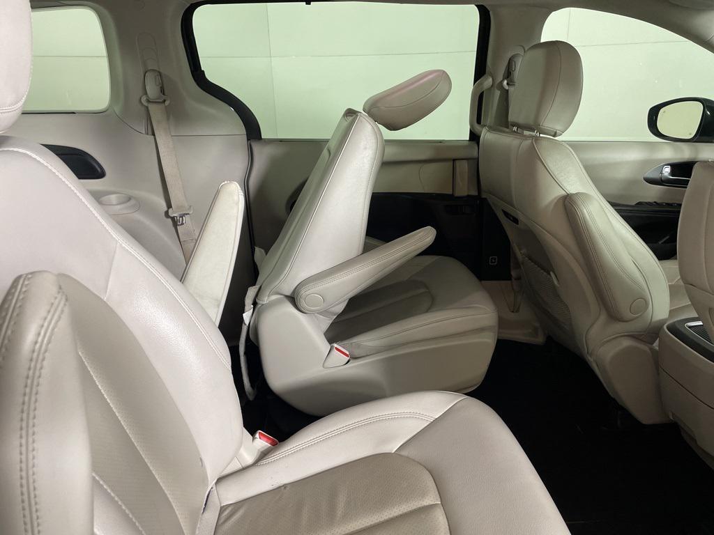 used 2021 Chrysler Pacifica Hybrid car, priced at $22,500