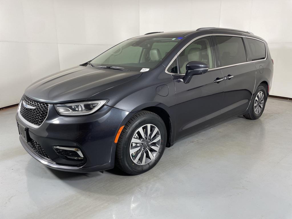 used 2021 Chrysler Pacifica Hybrid car, priced at $22,500