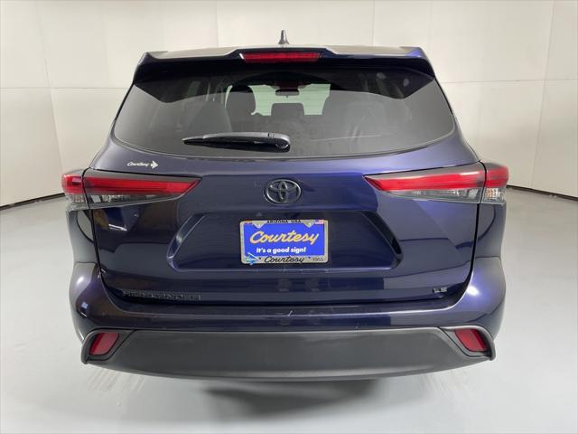 used 2023 Toyota Highlander car, priced at $34,200