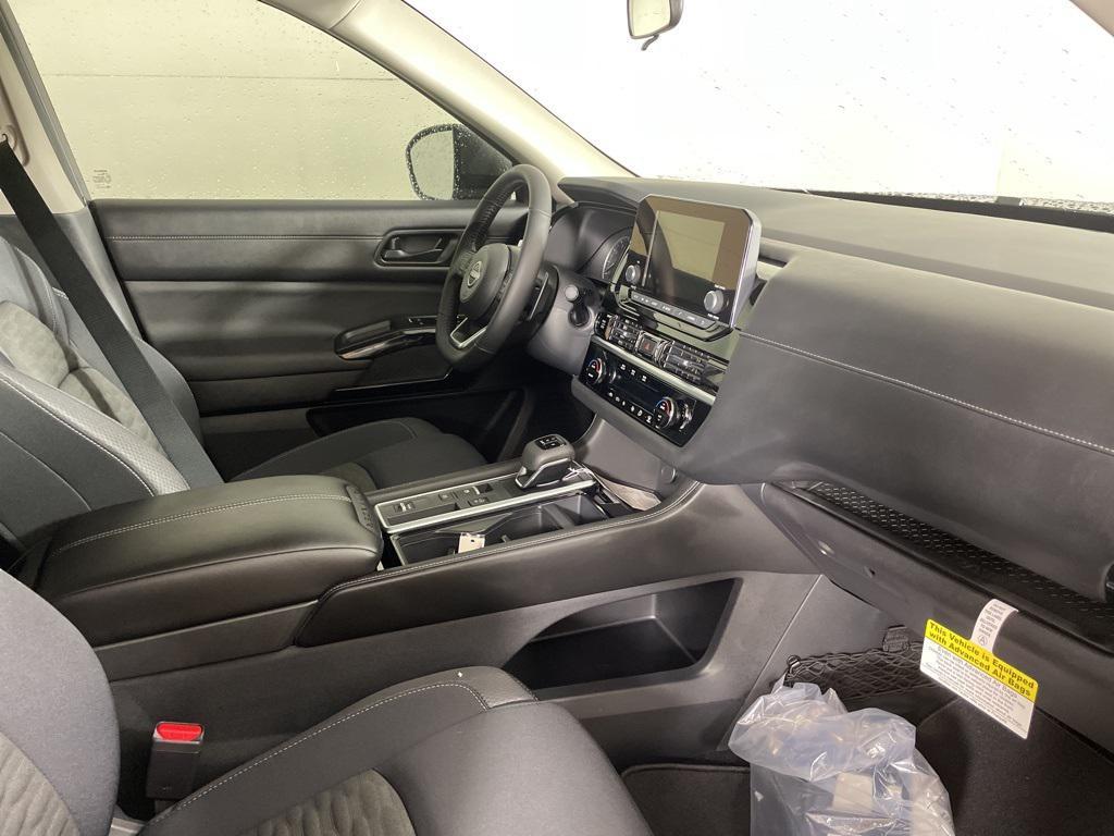 new 2025 Nissan Pathfinder car, priced at $33,478