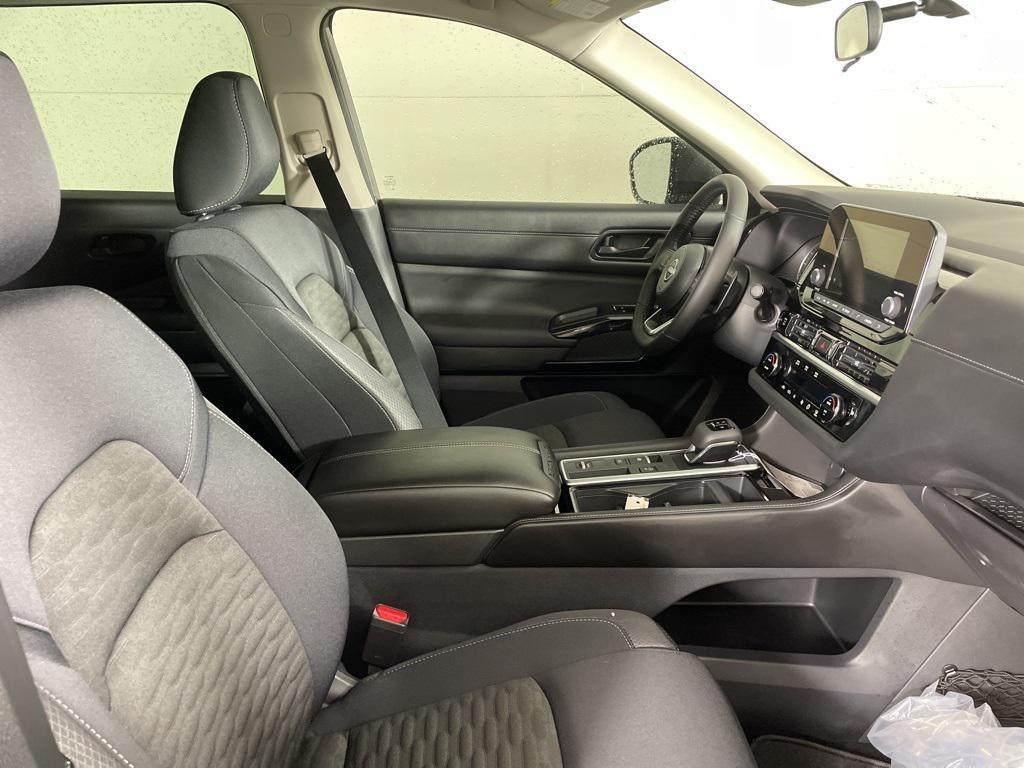 new 2025 Nissan Pathfinder car, priced at $33,478