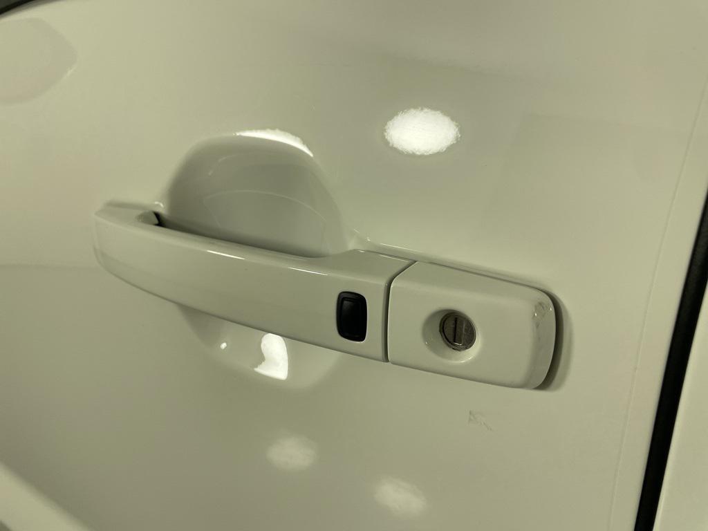 new 2025 Nissan Frontier car, priced at $35,289