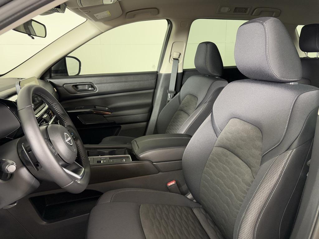 new 2025 Nissan Pathfinder car, priced at $32,070
