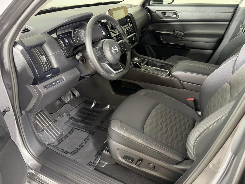 new 2025 Nissan Pathfinder car, priced at $32,070